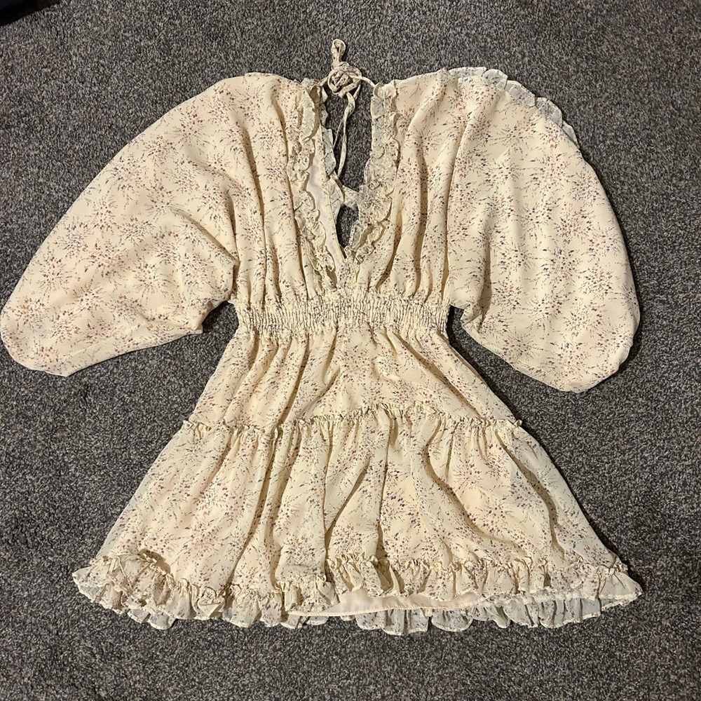 (5 for $25) Short Yellow Floral Altar’d State Long Sleeve Dress